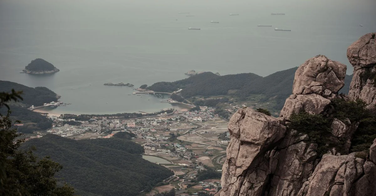 Navigating Jeju-Do: Volcanic Craters, Coastal Cliffs, and Lava Tubes on a Day Trip