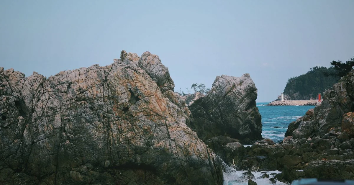 Navigating Jeju-Do: Volcanic Craters, Coastal Cliffs, and Lava Tubes on a Day Trip
