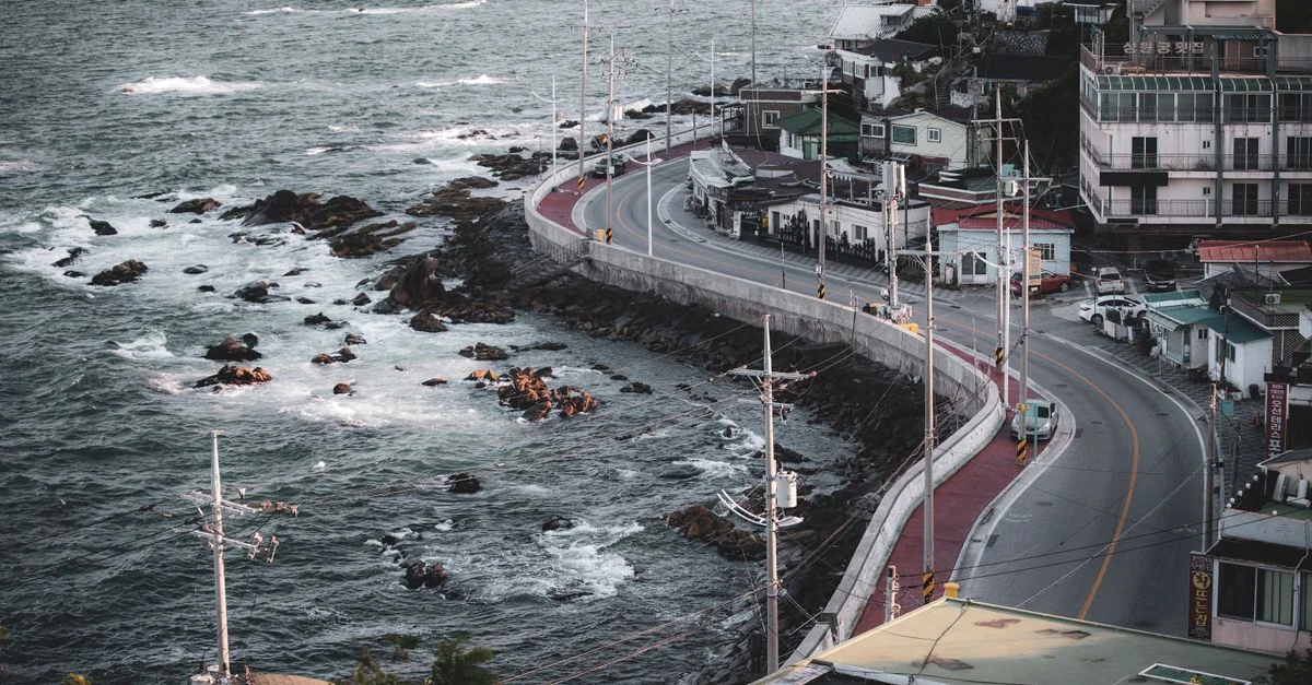 Navigating Jeju-Do: Volcanic Craters, Coastal Cliffs, and Lava Tubes on a Day Trip