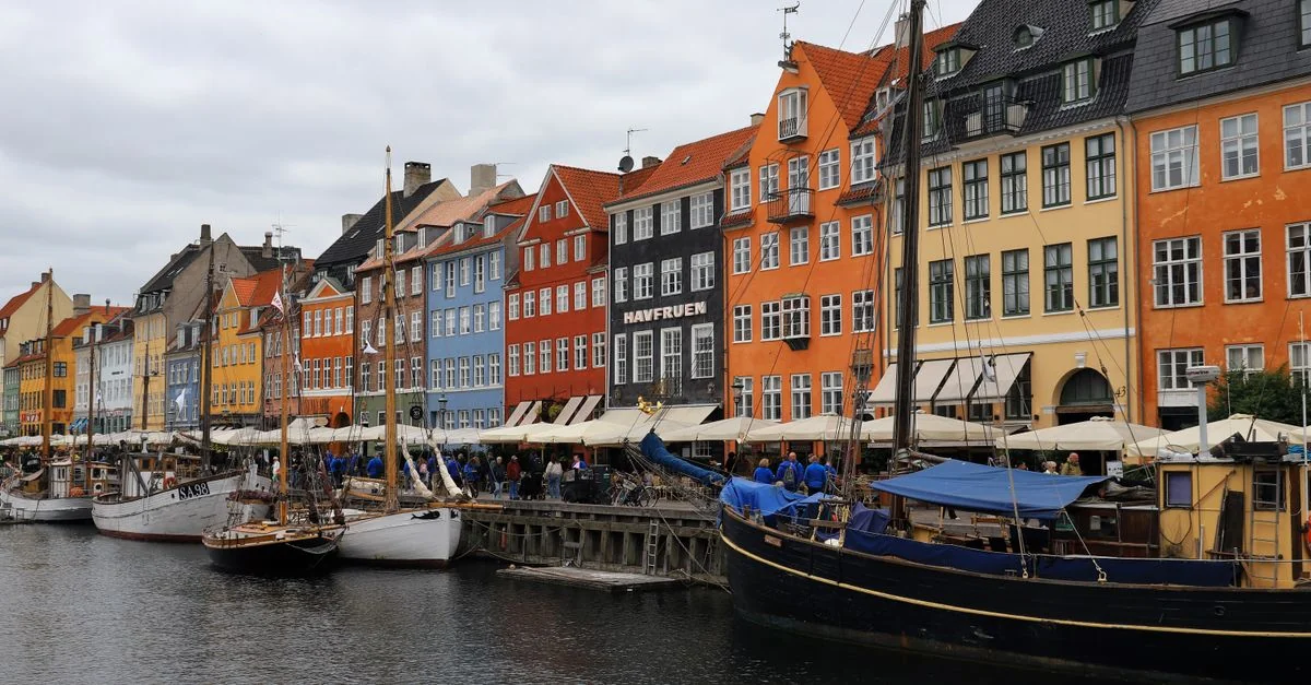 København City Tours and Sightseeing Guide: Walking the Canals and Neighborhoods