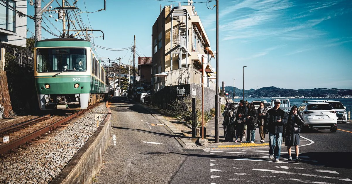 Kanagawa Walking Tours Guide: On Foot Through History and Zen