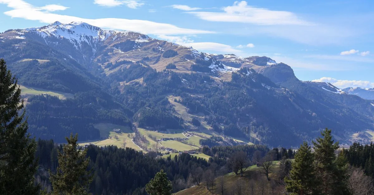 Journey from Kitzbühel to Innsbruck: A Transport Planner