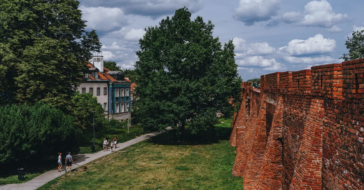 Navigating the Journey from Kraków to Warsaw: A Comprehensive Transit Guide