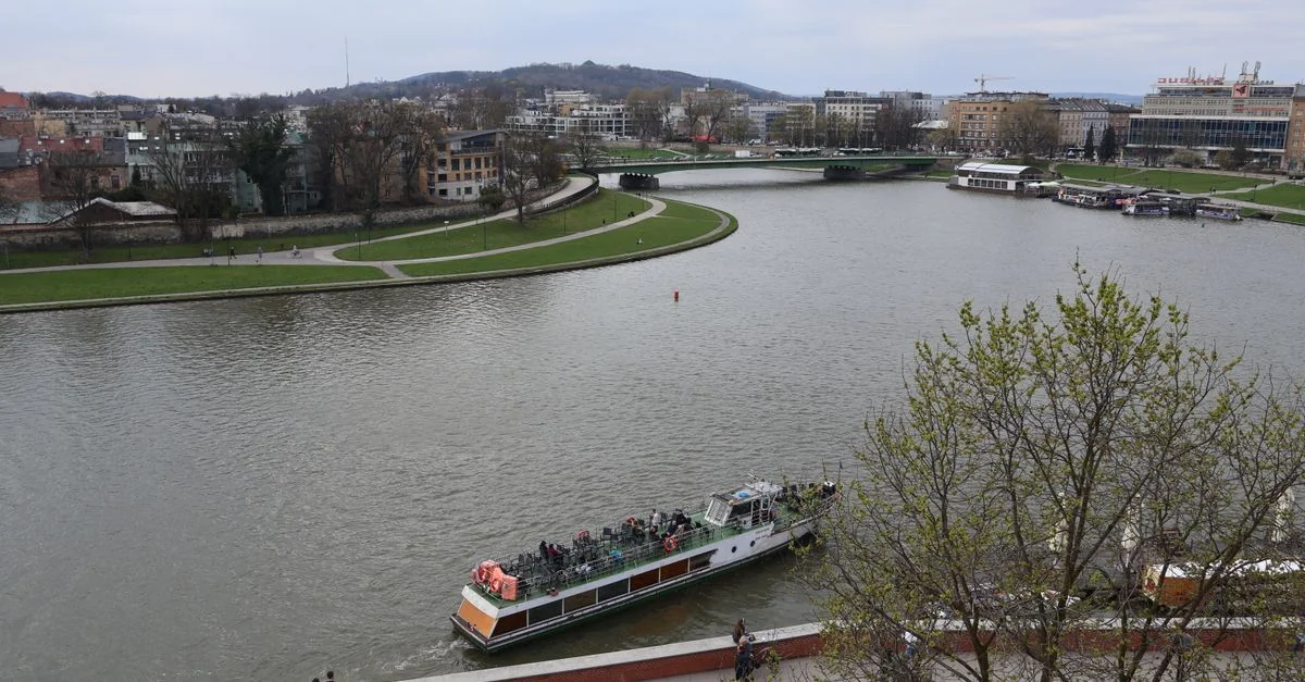 Ultimate Krakow Walking Tours Guide: On-Foot Exploration and Audio Guides