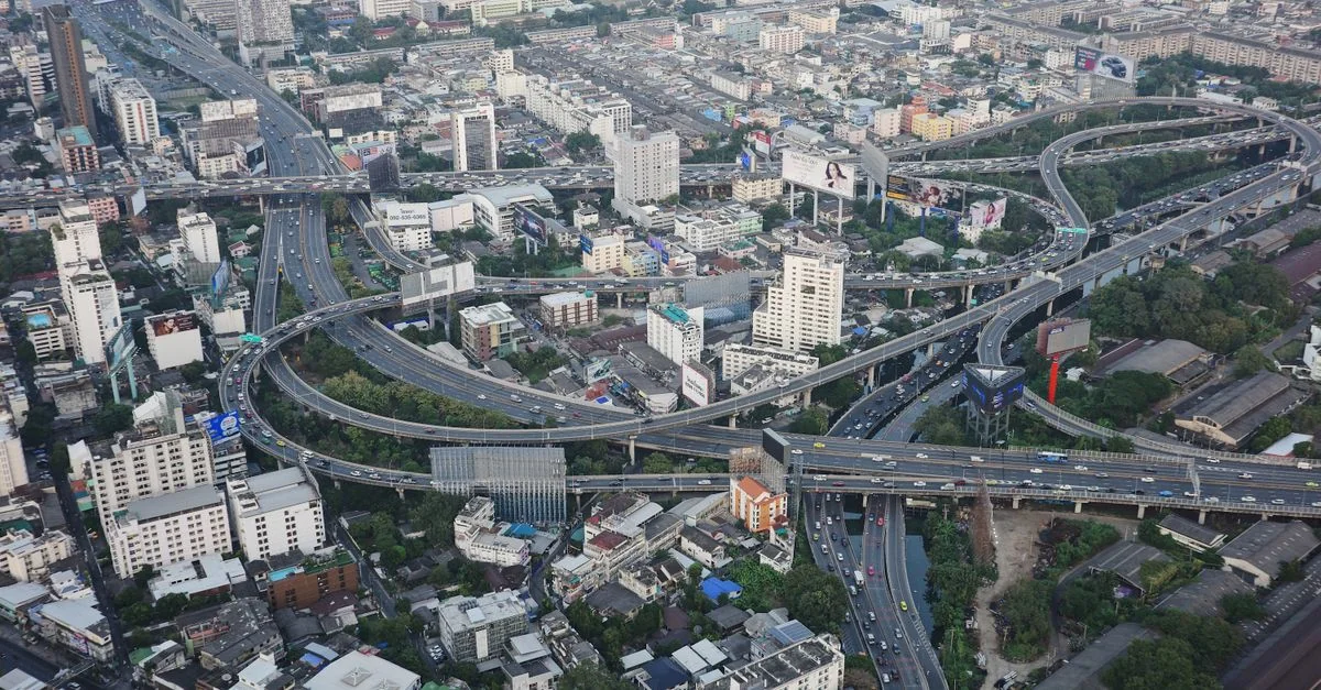 Krung Thep Maha Nakhon: Navigating the Intersection of Tradition and Modernity