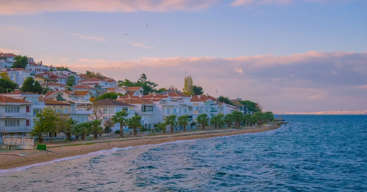 Kusadasi Airport Transfer Guide: Getting from the Airport to the City