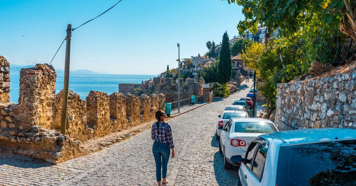 Kusadasi Airport Transfer Guide: Getting from the Airport to the City