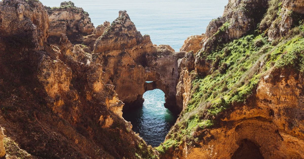 The Ultimate Food Lover&rsquo;s Guide to Lagos, Portugal: Flavors, Wine, and Coastal Bites