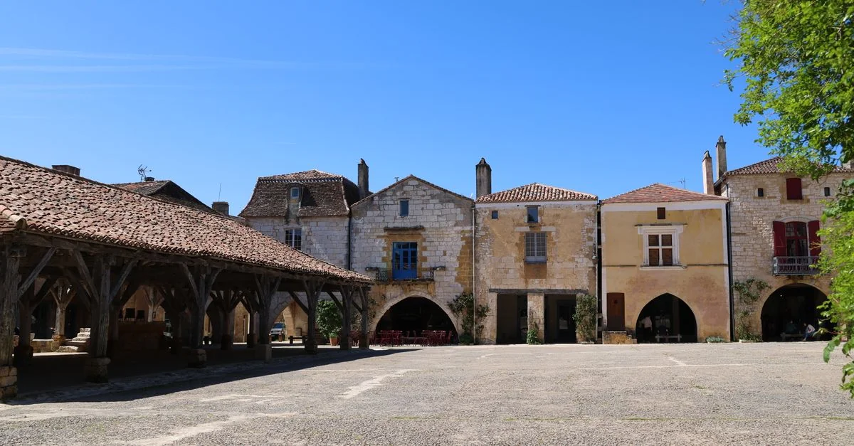 Exploring the Scenic Route from Lalinde to Bordeaux: A Journey Through France&rsquo;s Heartland