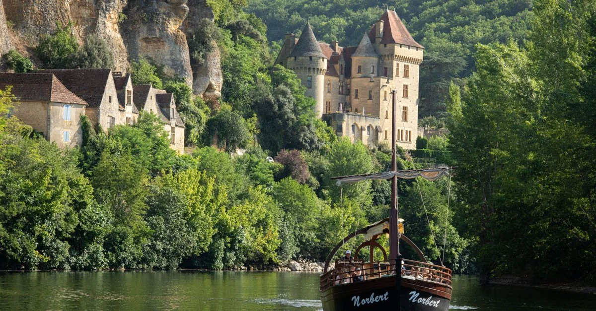 Exploring the Scenic Route from Lalinde to Bordeaux: A Journey Through France&rsquo;s Heartland