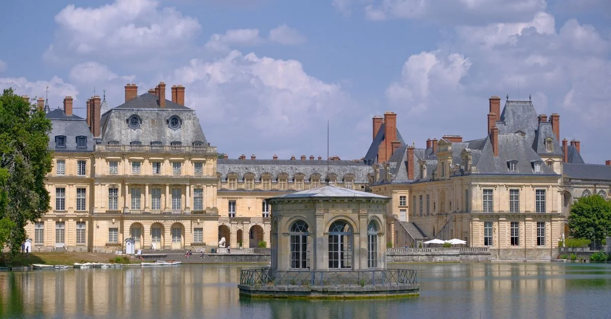 Traveling from Latour-de-Carol to Paris: A Transit Analysis