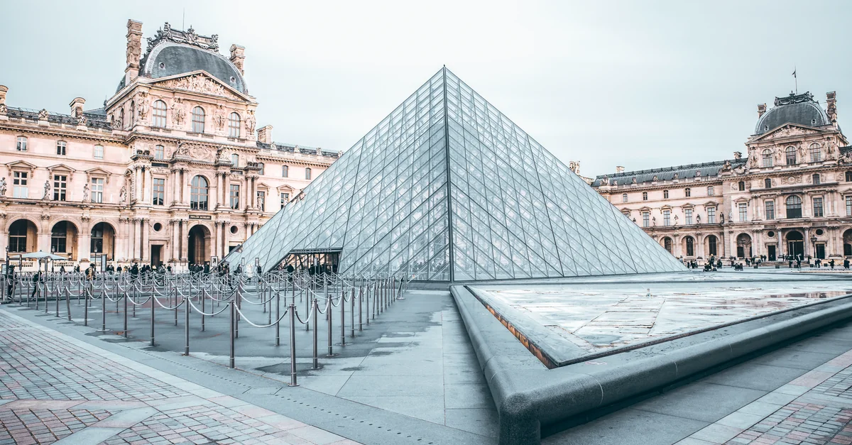 Traveling from Latour-de-Carol to Paris: A Transit Analysis