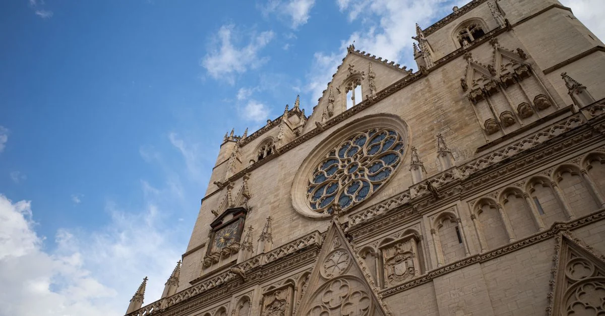 Traveling from Lleida to Seville by Rail