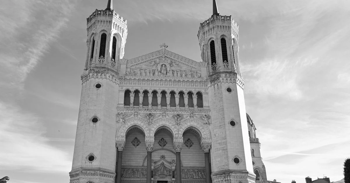 Lyon Airport and Hotel Transfer Guide: Practical Ways to Reach the City