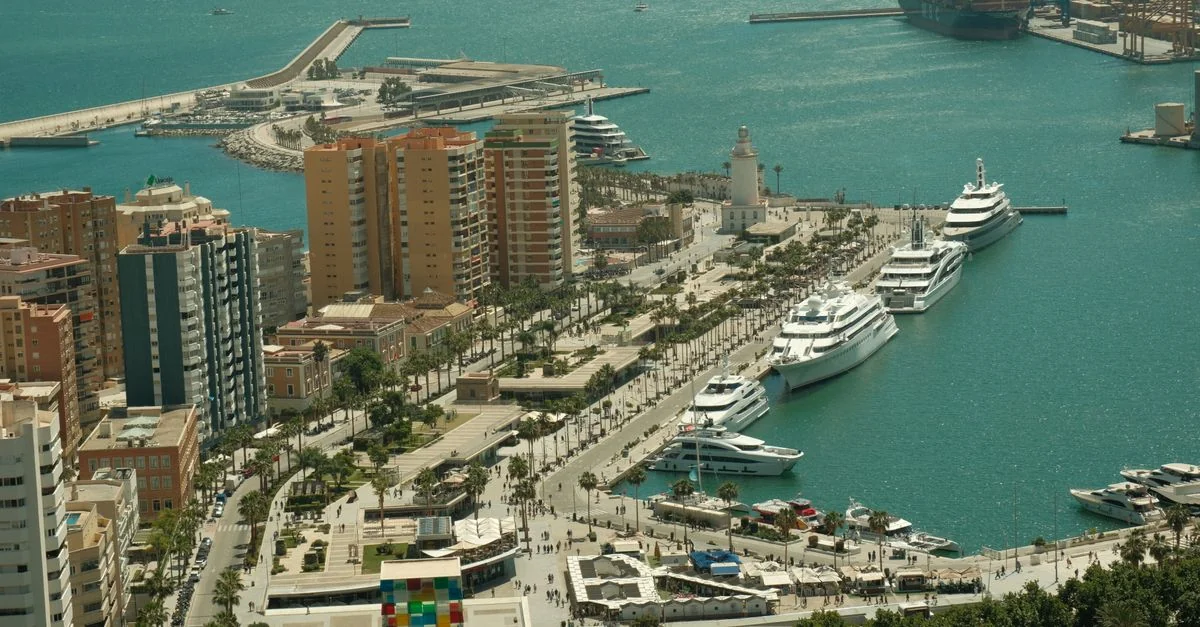Málaga to Valencia Travel Route Guide