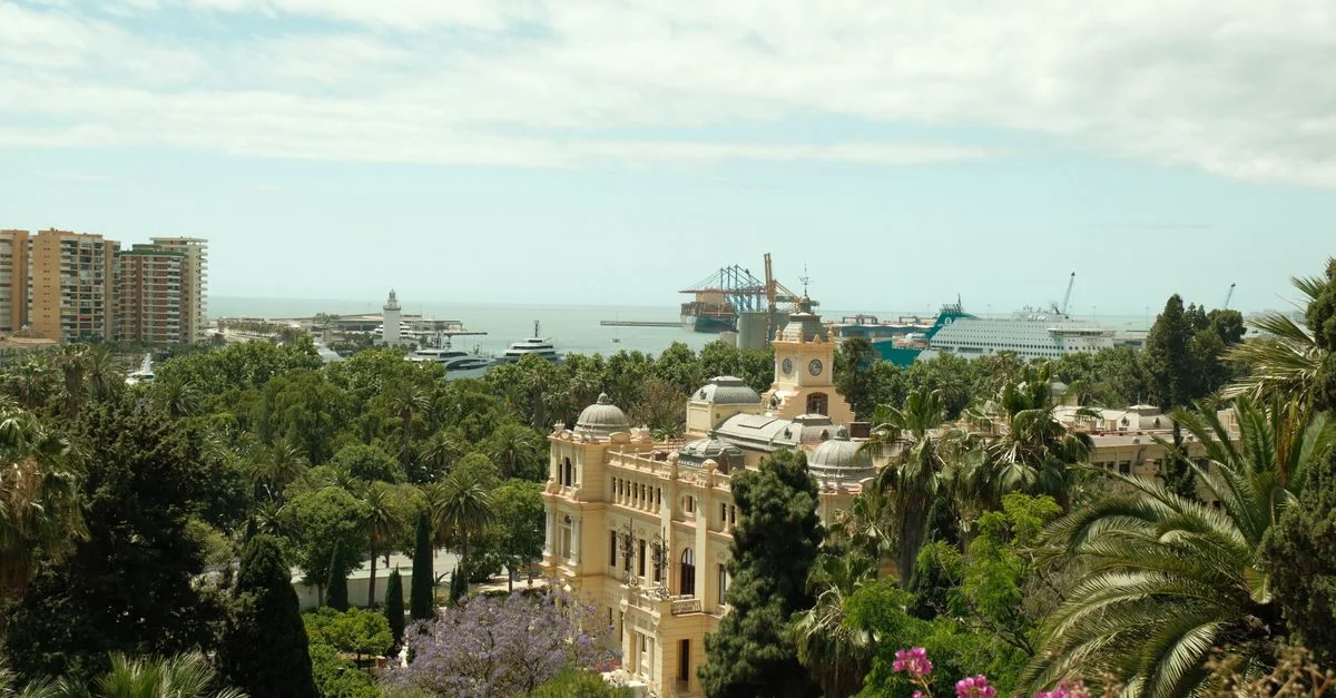 Málaga to Valencia Travel Route Guide