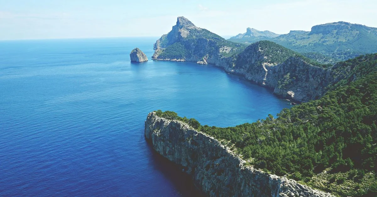 Day Trips From M: Castles, Mountain Trails and Lavender Valleys