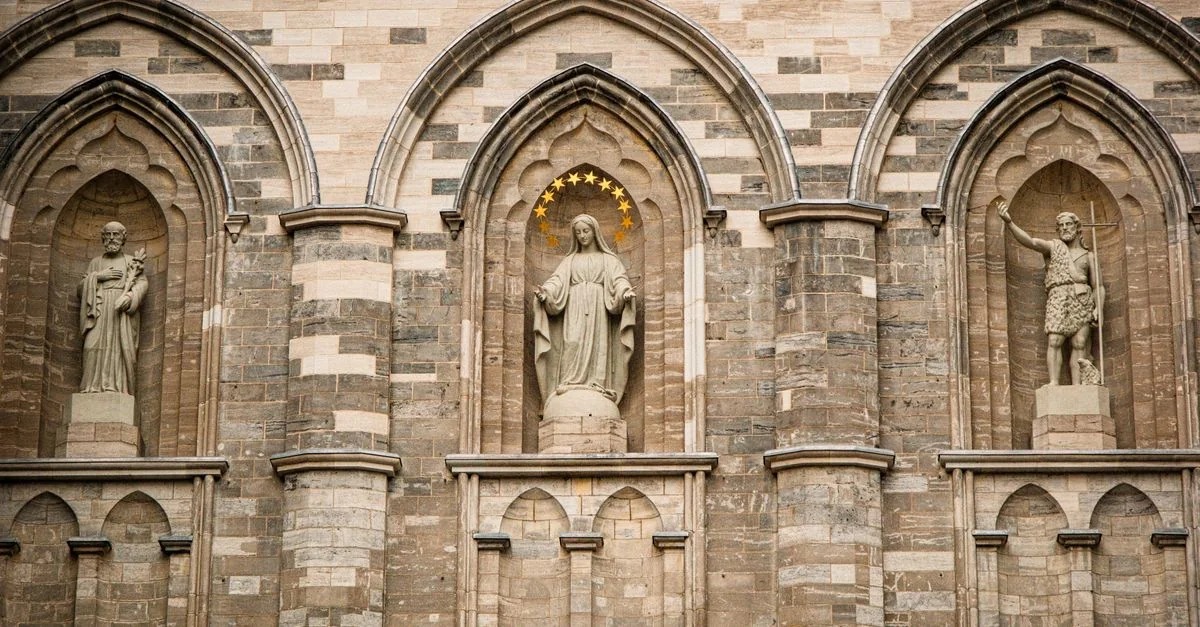 Maastricht Walking Tour Guide: Exploring the City on Foot