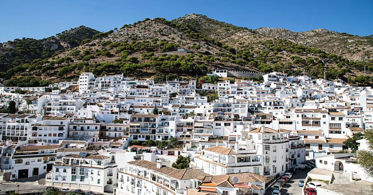 Marbella Day Trips: Castles, Coasts & Mountain Roads
