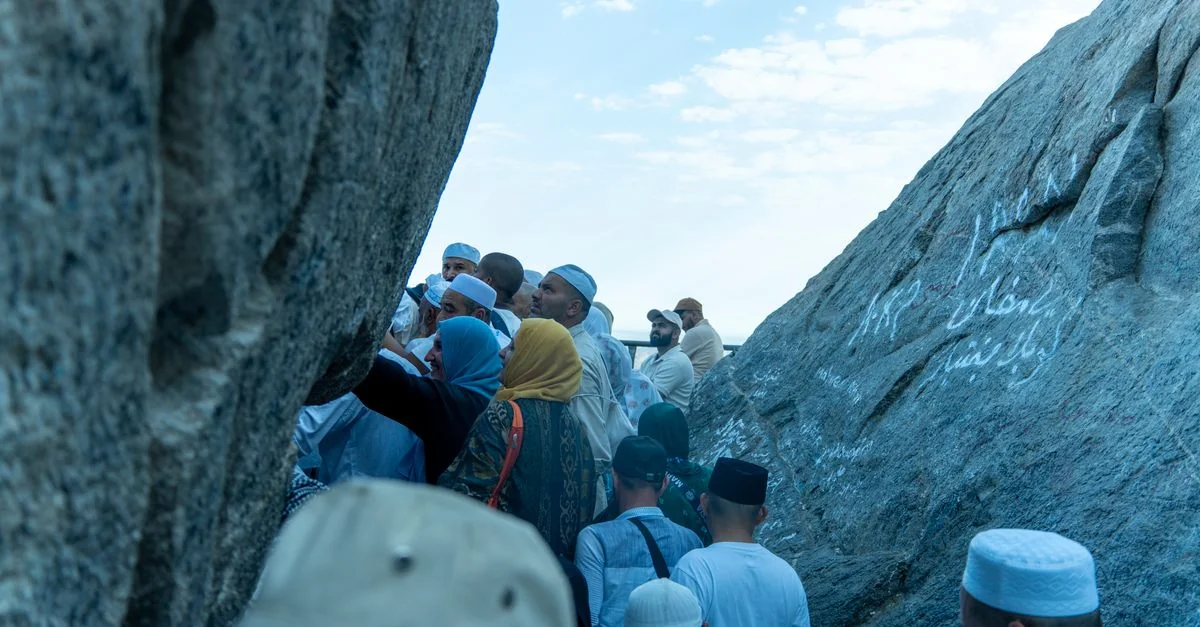Navigating Mecca: A City Explorer’s Guide to Sightseeing Tours and Self-Guided Audio Exploration