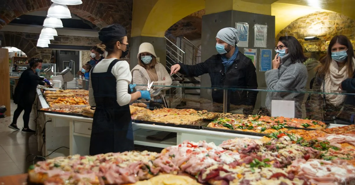 The Complete Guide to Eating Well in MI: A Food Lover&rsquo;s Handbook to the City&rsquo;s Michelin Tables