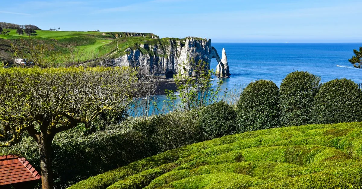 Eating Well in Biarritz: A Michelin Dining Strategy for the Basque Coast