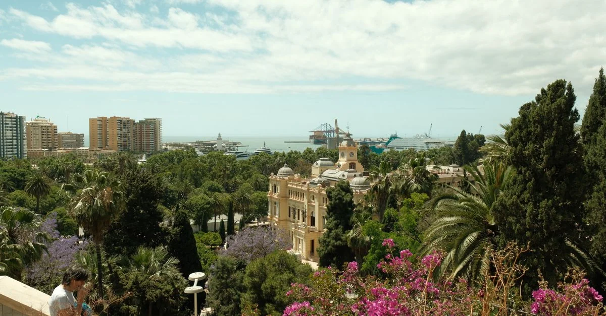 The Practical Michelin Dining Guide to Malaga: Where to Eat Across 16 Notable Tables