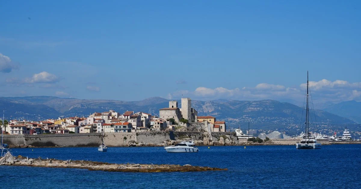 Antibes Michelin Dining Guide: Ten Notable Restaurants
