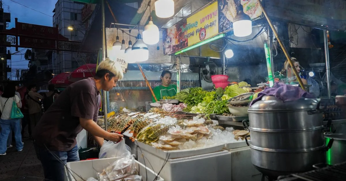 Nakhon Pathom Michelin Guide: 7 Restaurants and 4 Selected