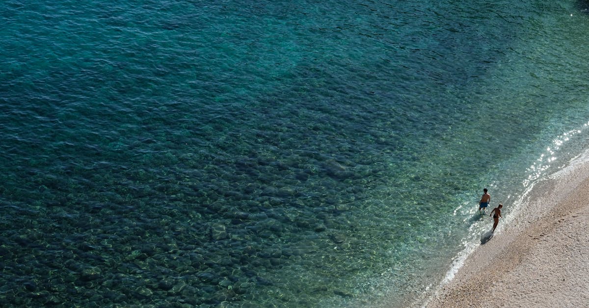 mikonos-walking