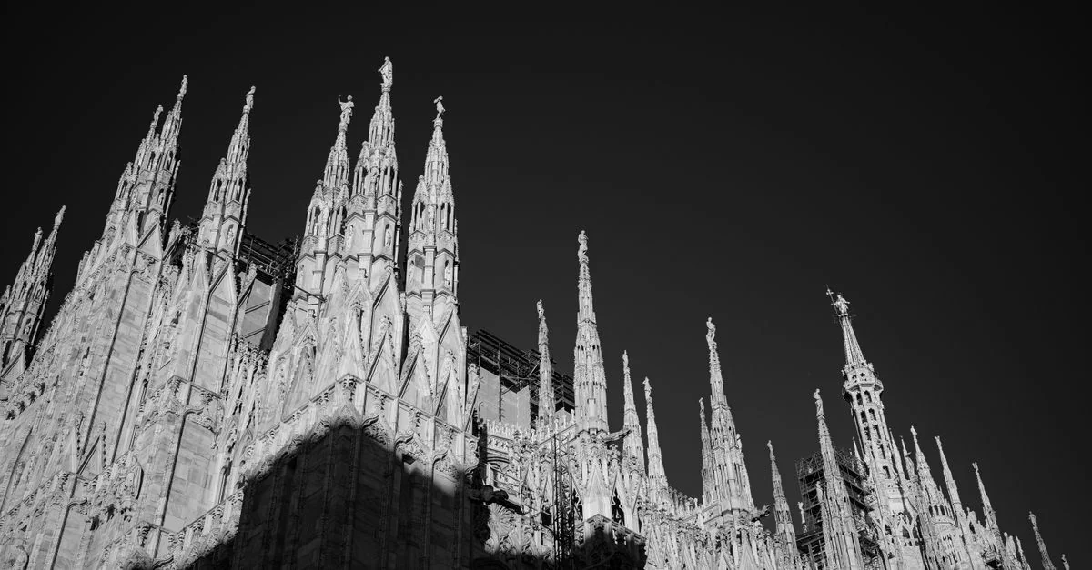 Milan Day Trips: Castles, Coasts & Mountain Roads