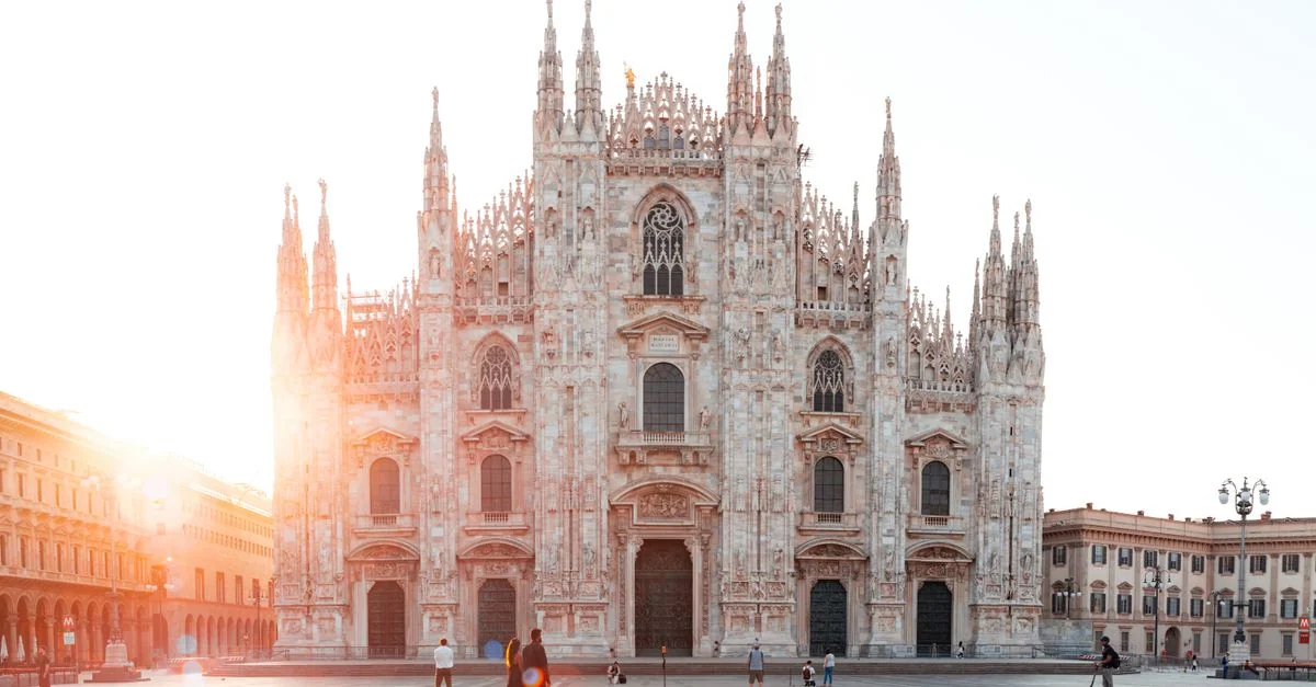 Traveling from Milan to Napoli: A Practical Guide