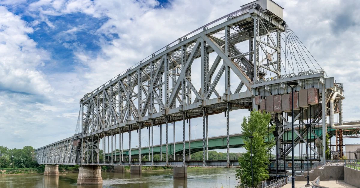 A Pedestrian’s Guide to Exploring Missouri on Foot