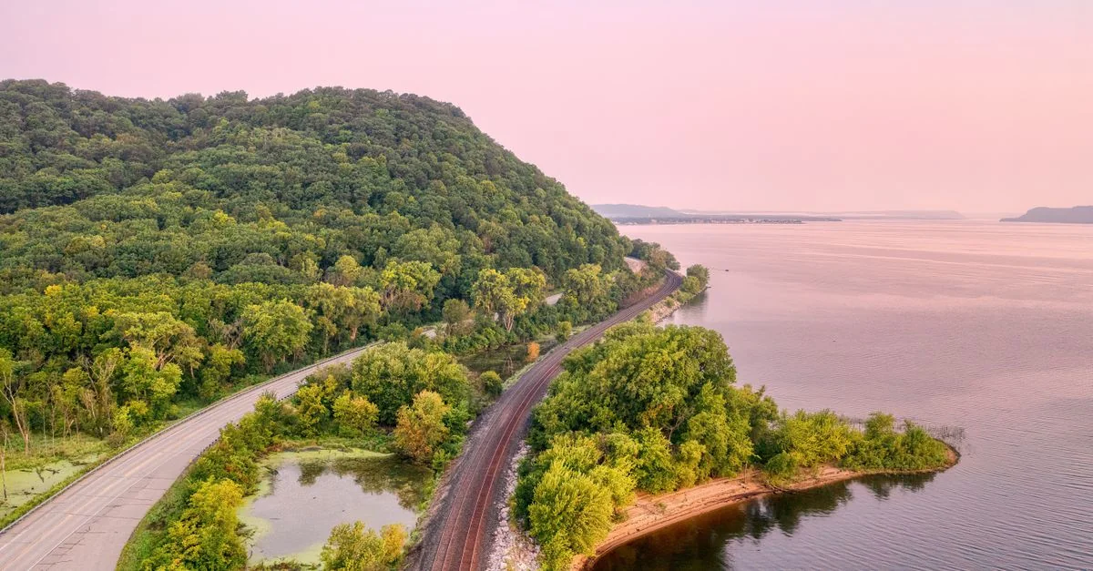 The Ultimate Monroe County Walking Tours Guide for Foot Travelers