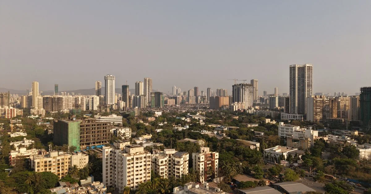 Mumbai Walking Tours Guide: Explore the City on Foot
