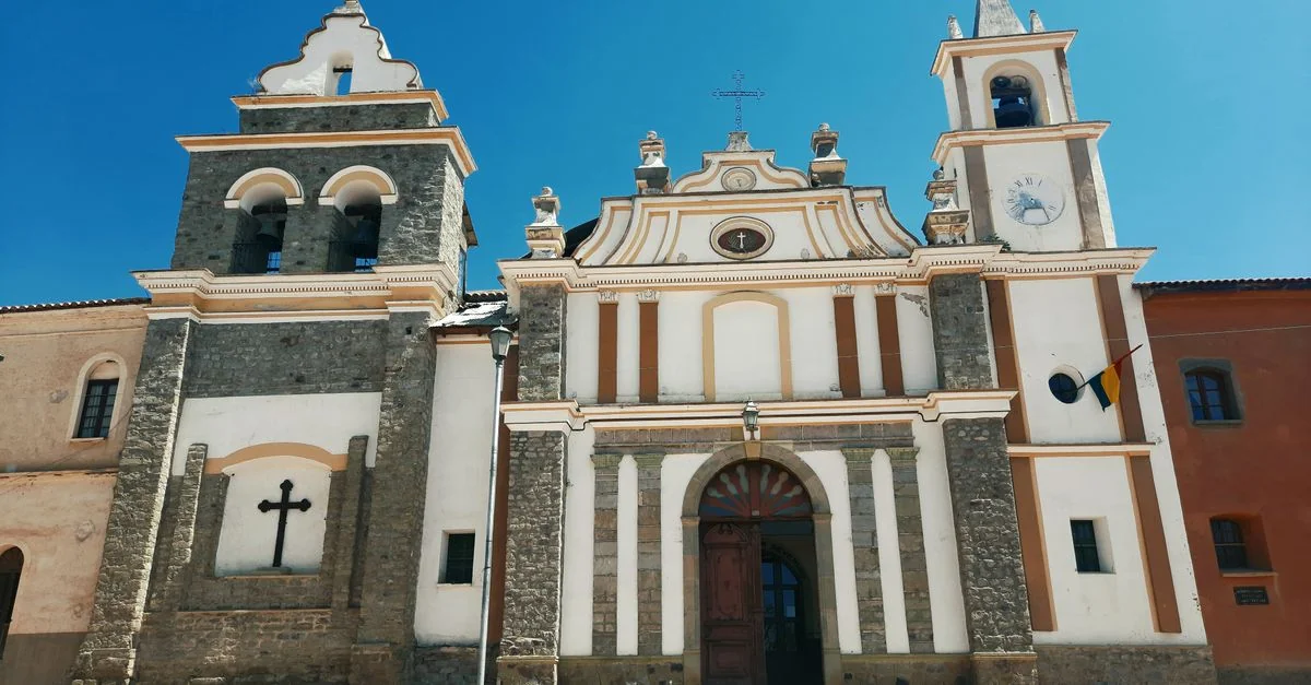 Exploring High-Altitude Landscapes: Multi-Day Tours from Murillo