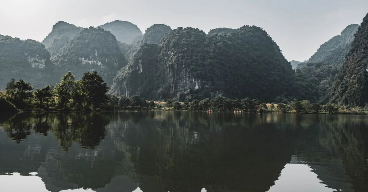 The Ultimate Guide to Ninh Binh Water Sports and Boat Tours