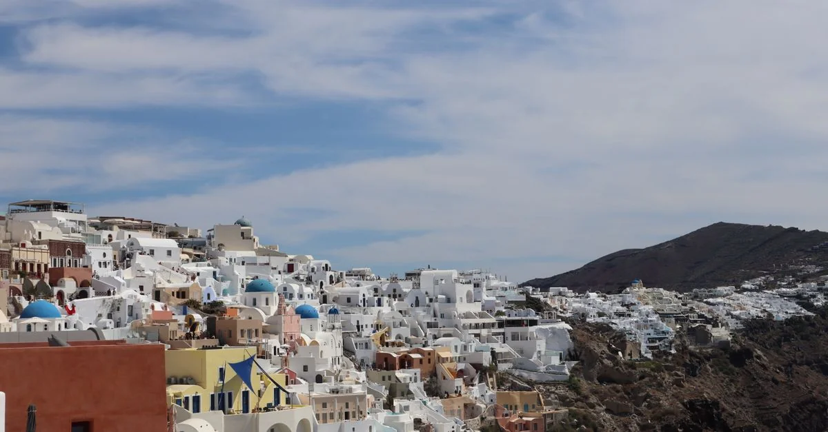 The Oia to Mykonos Ferry Guide: Crossing the Aegean