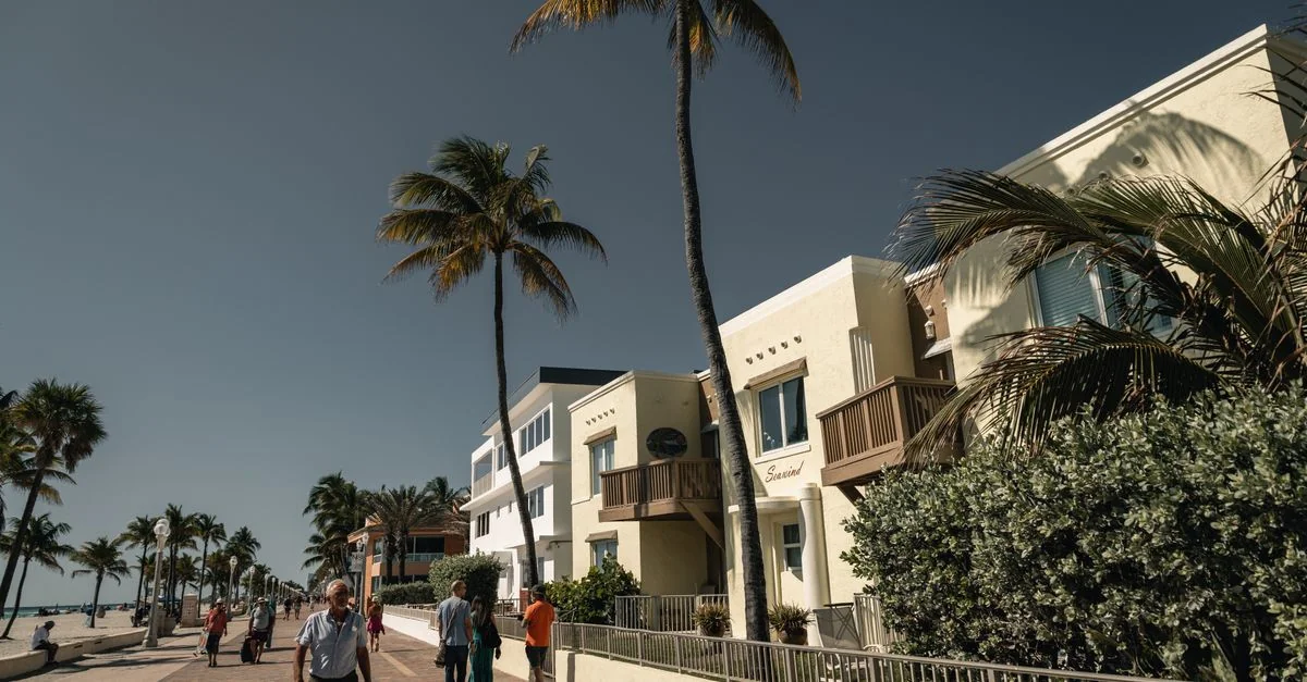 Explore Palm Beach County on Foot: 3 Scavenger Hunt Tours for Every Budget