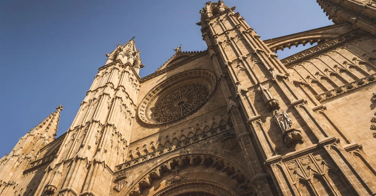 Crossing the Balearic Sea: A Guide to the Palma de Mallorca to Barcelona Ferry