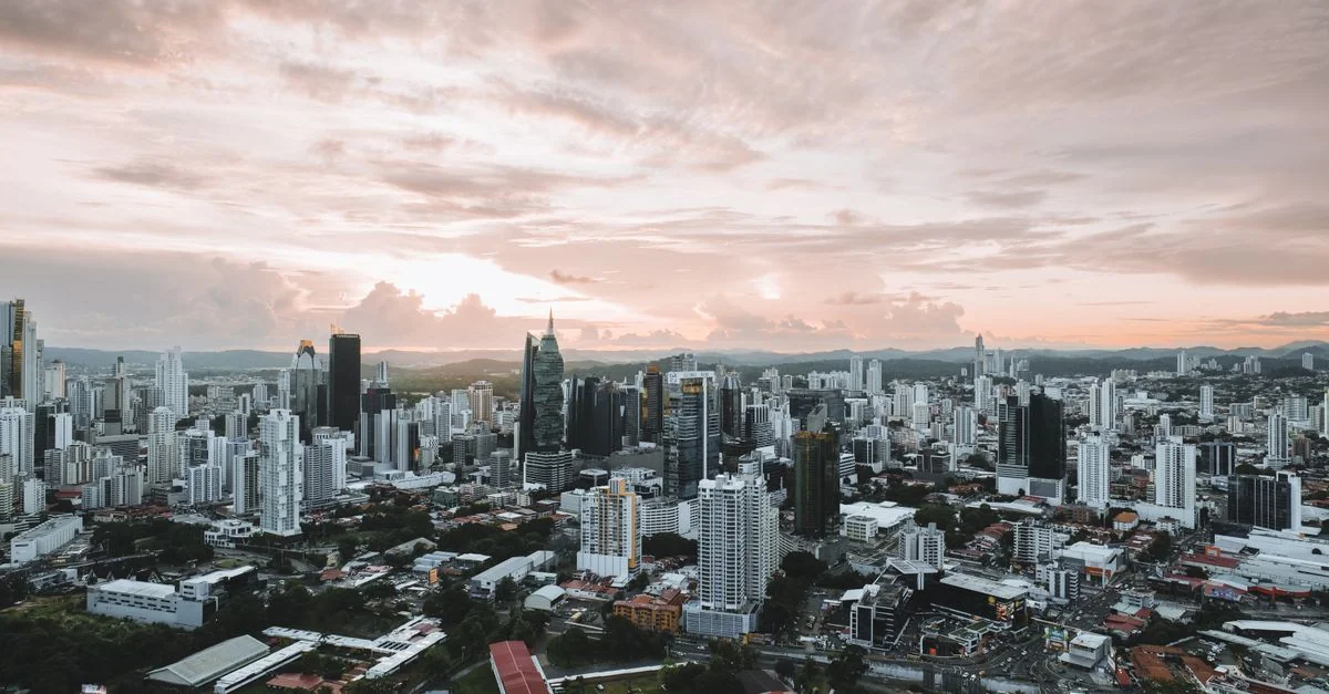 Panama City Day Trip Guide: Engineering Feats and Colonial Streets