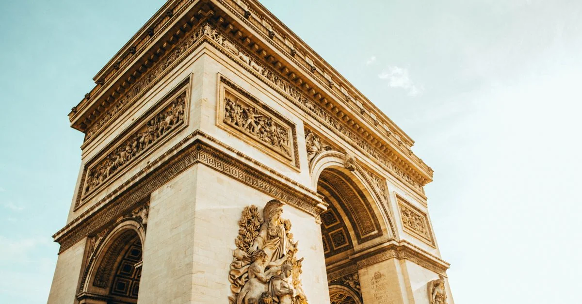 Paris to Biarritz: A Journey Through France&rsquo;s Scenic Coastline