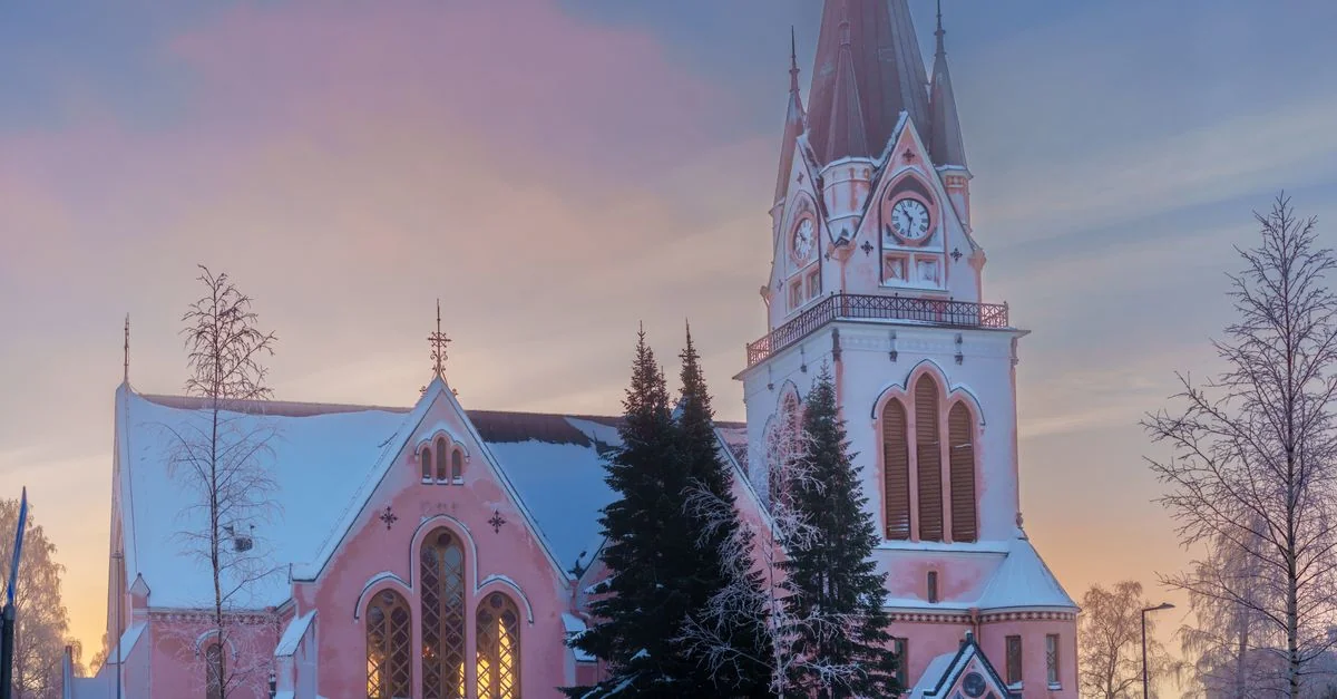 Photography Tours in Pohjois-Lappi: Best Photo Walks and Workshops