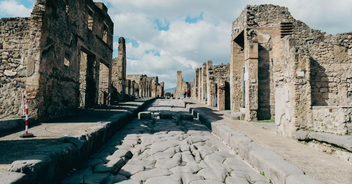 From Ruins to Coastline: The Pompei to Amalfi Ferry Guide