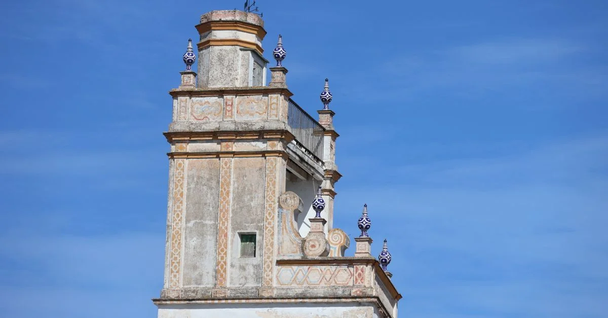 Journey from Puerto Real to Seville: A Direct Transit Manual