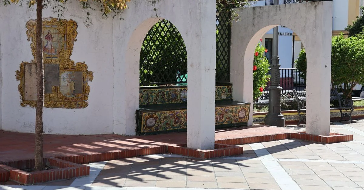 Journey from Puerto Real to Seville: A Direct Transit Manual