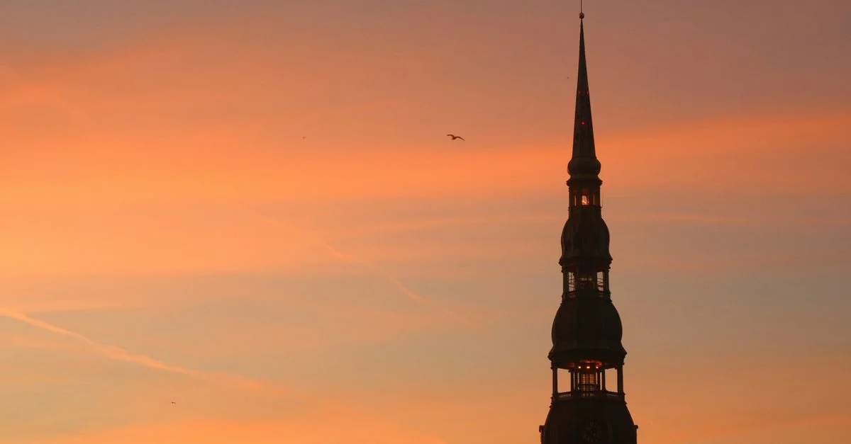 Rīga Day Trip Guide: Castles, Palaces & Medieval Streets