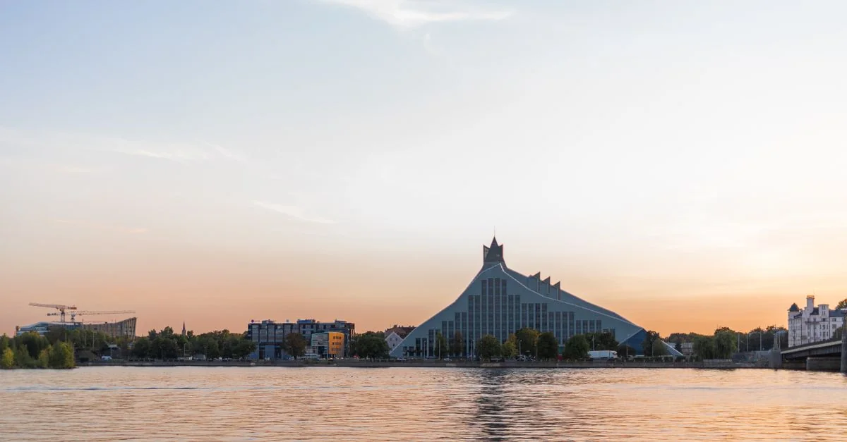Rīga Day Trip Guide: Castles, Palaces & Medieval Streets