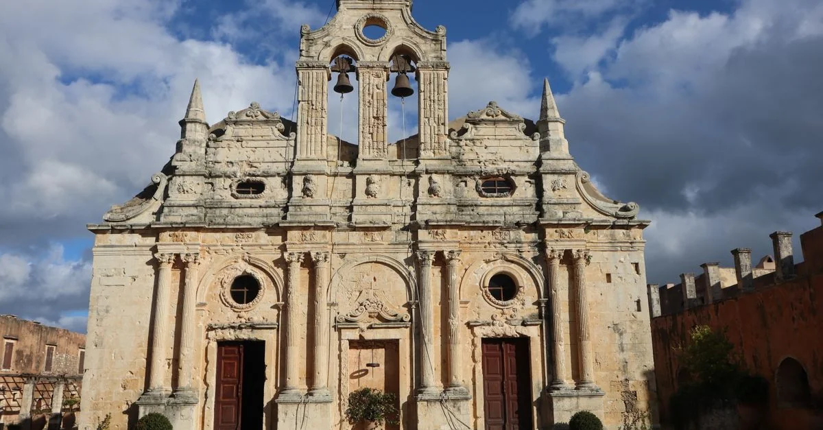 Rethymno to Santorini by Ferry: A Practical Guide for Seasoned Travelers