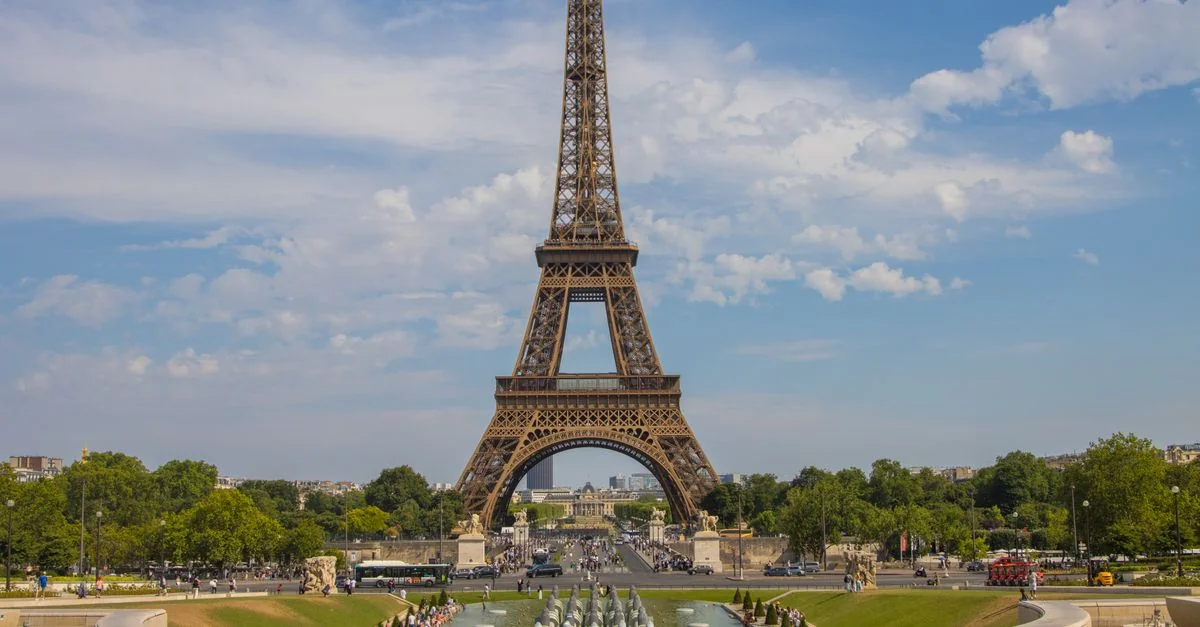 The Practical Traveler’s Guide to Rhône Airport and Hotel Transfers